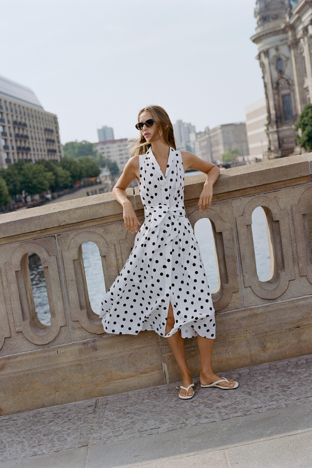ZARA ПЛАТЬЕ МИДИ ИЗ ПОПЛИНА В ГОРОШЕК, ЧЕРНЫЙ/БЕЛЫЙ