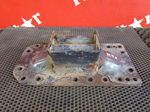 Кронштейн траверсы рамы правый