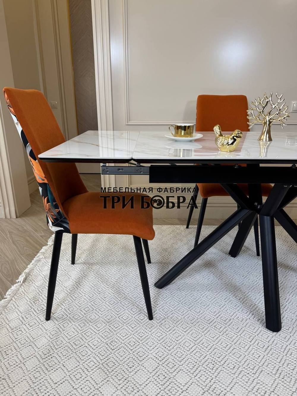 Кухонный раскладной стол "Монако" из керамогранита, белый мрамор и 4 стула ТРОПИК