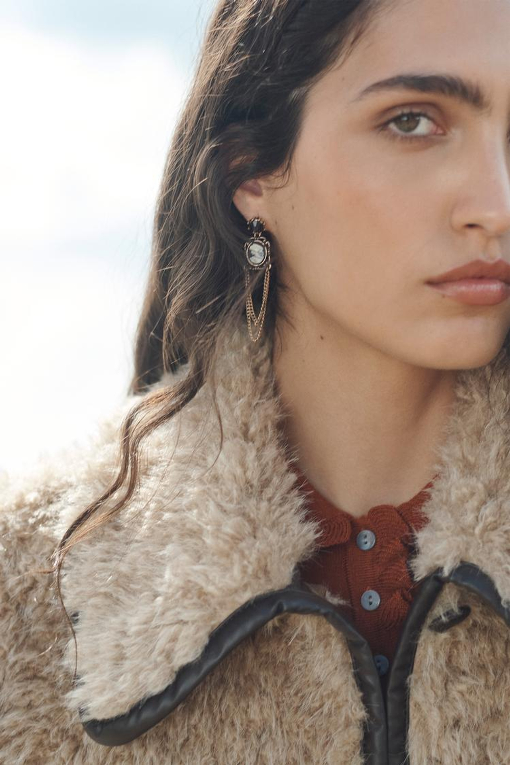 ZARA ДЛИННОЕ ПАЛЬТО ИЗ ИСКУССТВЕННОГО МЕХА, СВЕТЛО-КОРИЧНЕВЫЙ