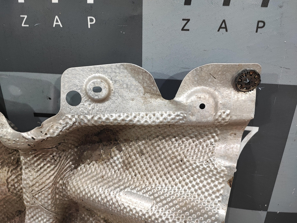 Экран тепловой Volkswagen Tiguan 2 16- Б/У Оригинал 5QA825613D