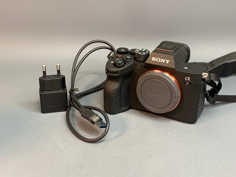 Sony A7 IV 1.885 кадров