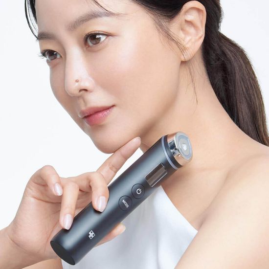 Medicube Age R Booster Pro Микротоковый массажер для лица электрический , черный.