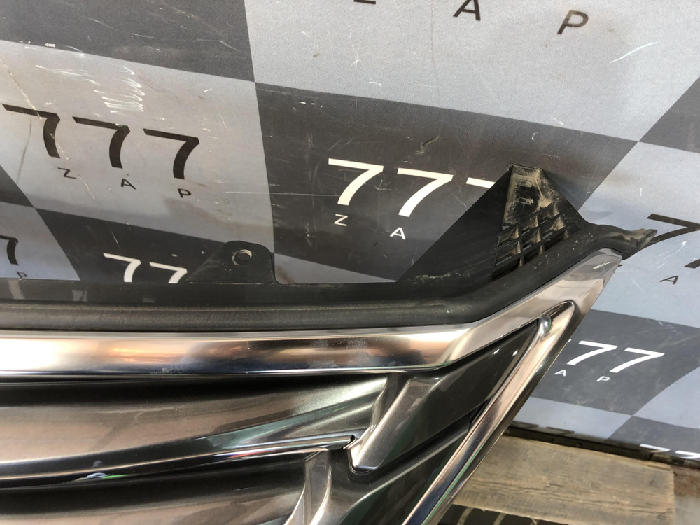 Решетка радиатора Lexus LX 3 (LX 570) 15-21 Б/У Оригинал 5311160B30