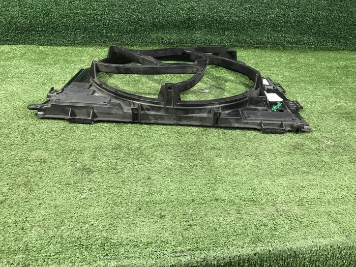 Диффузор вентилятора BMW 5er F10 (2009-2017)