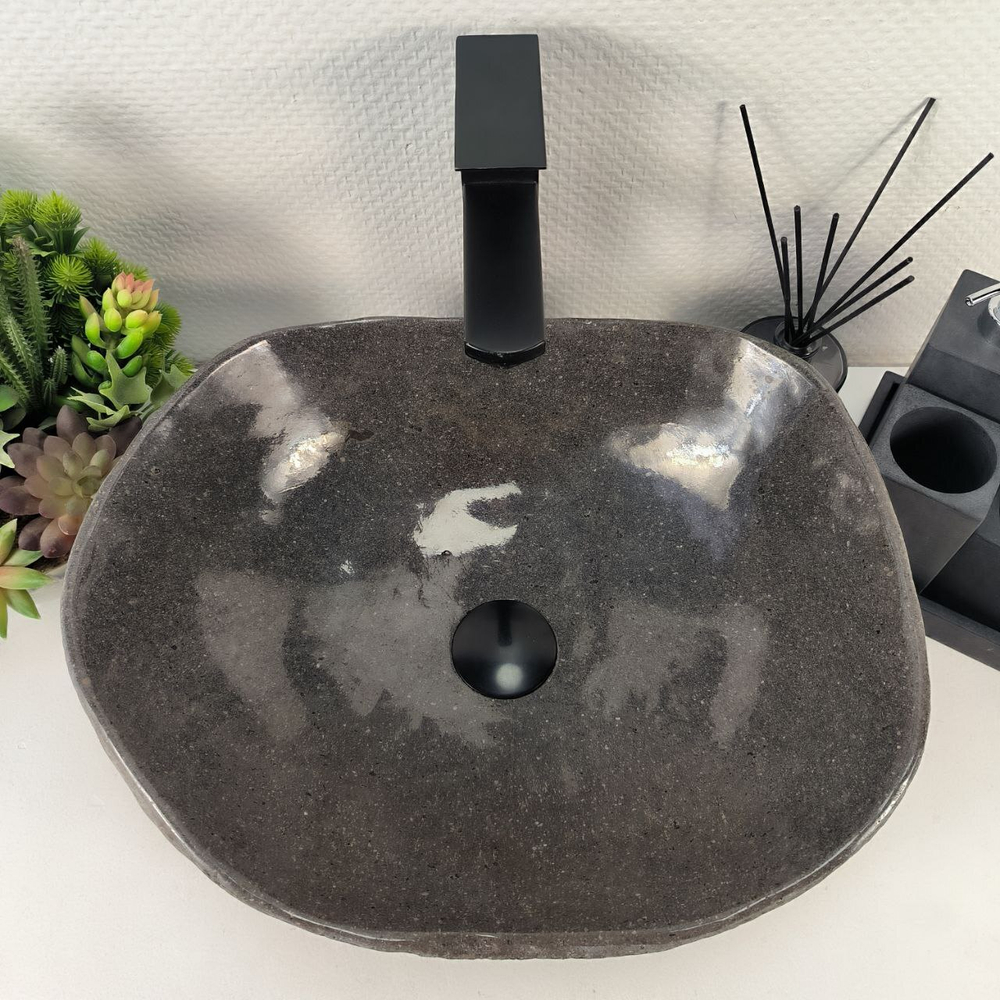 Раковина из речного камня RS-64894 44*37*15 0861