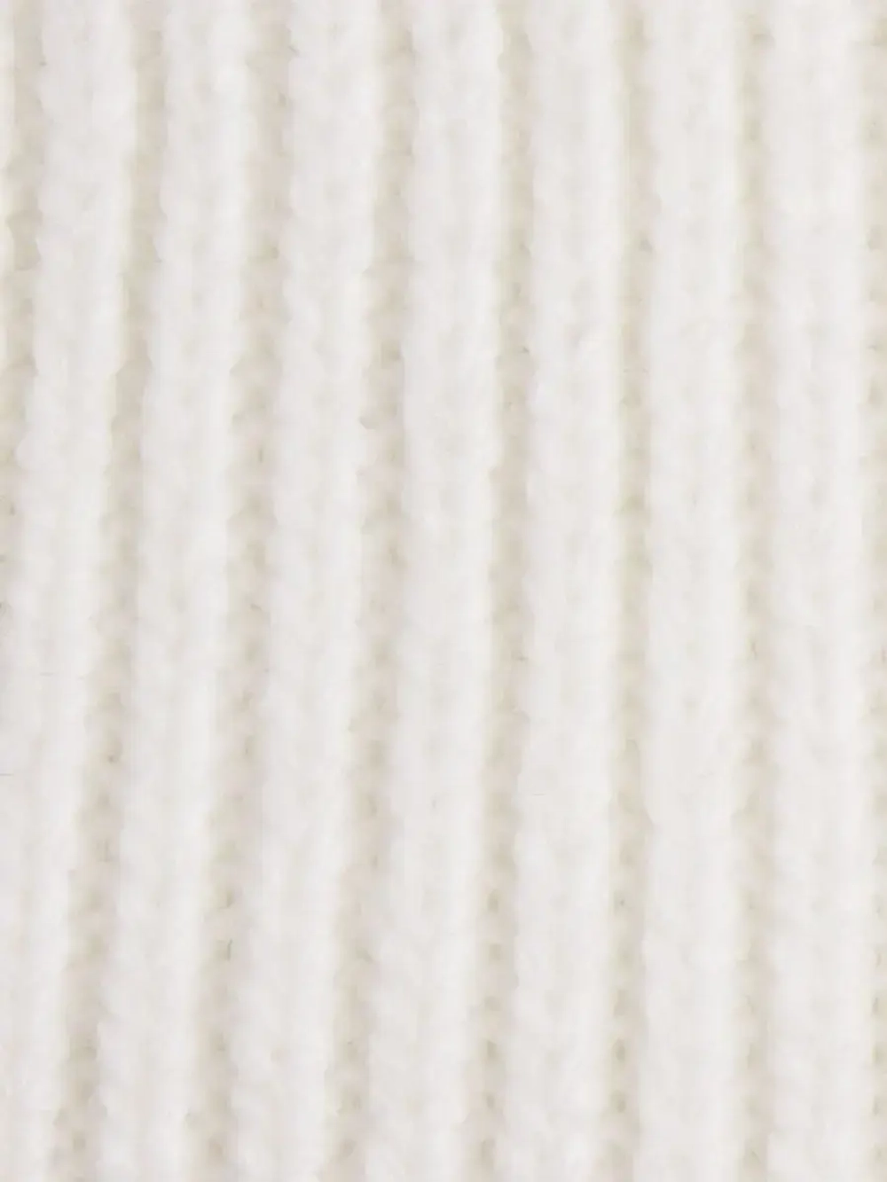 Шапка вязаная демисезонная с ушками