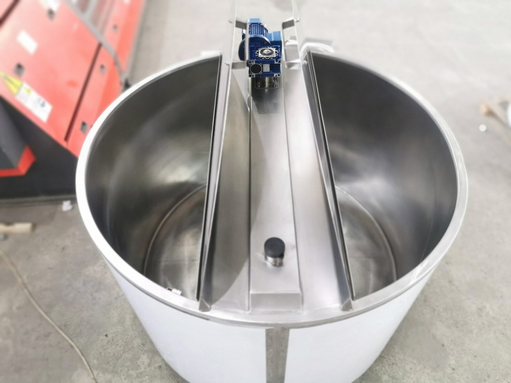 Охладитель молока вертикального типа ОМВТ