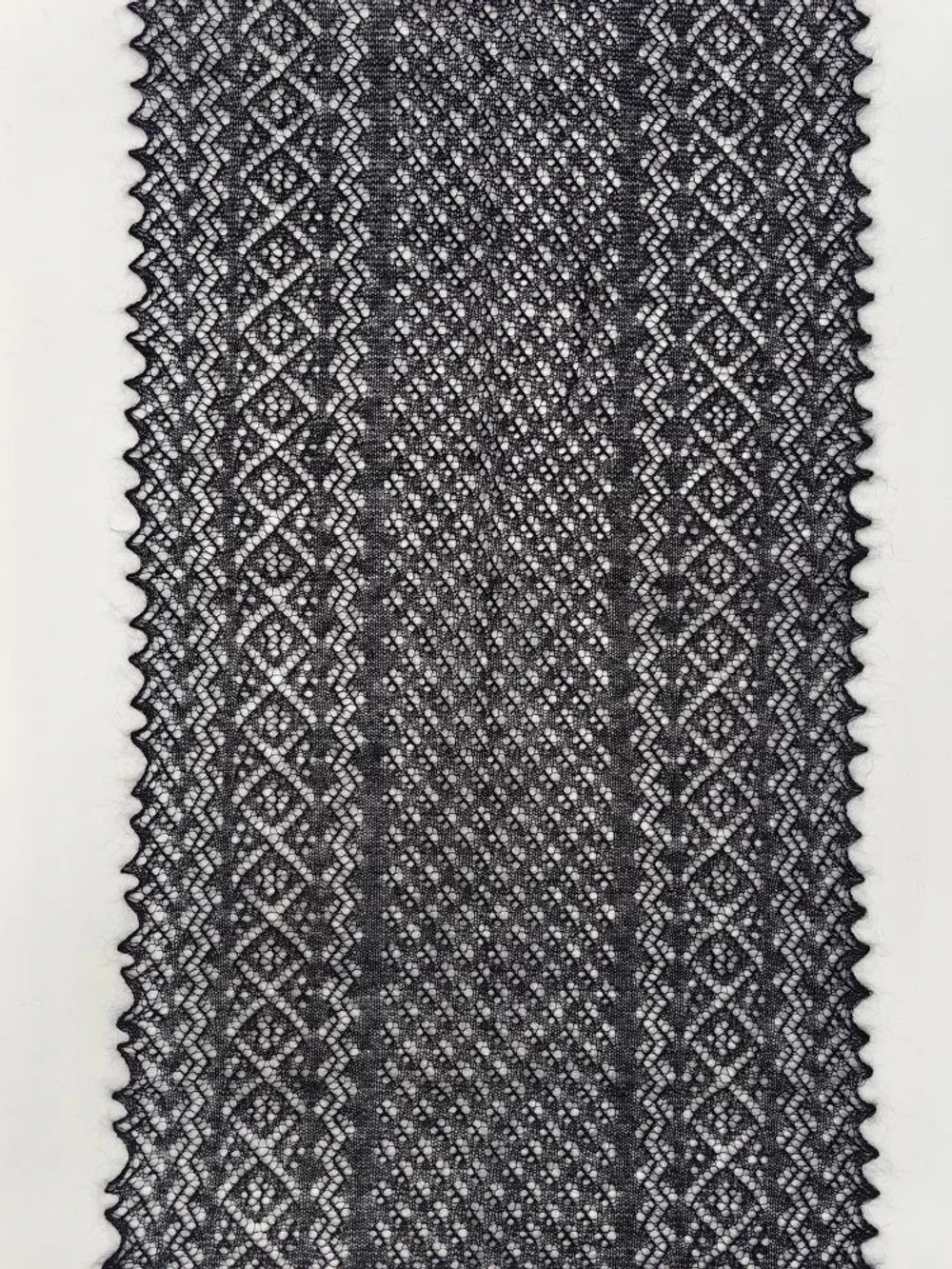 Оренбургский пуховый палантин П3-12040-07 черный