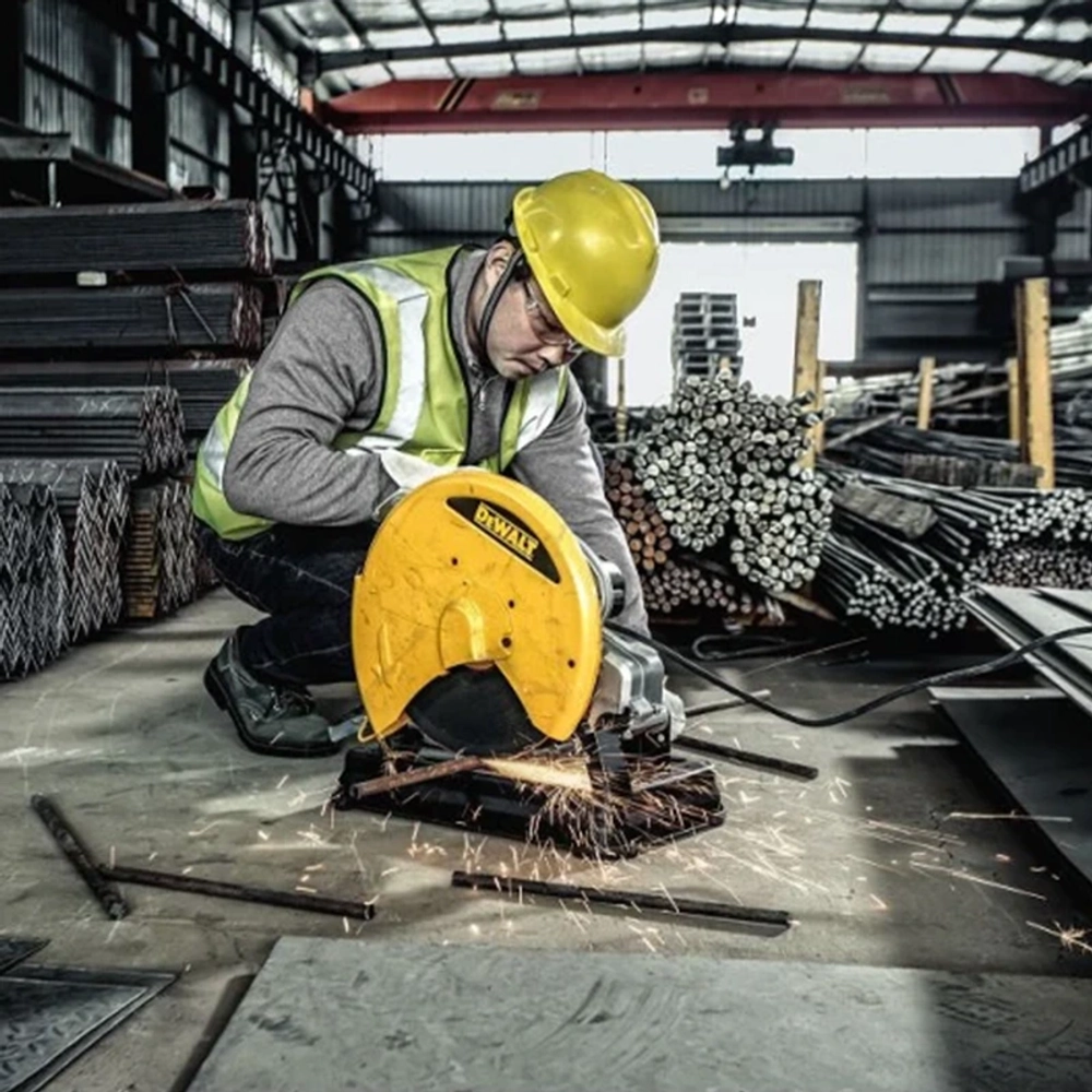 DeWalt D28730-IN пила монтажная