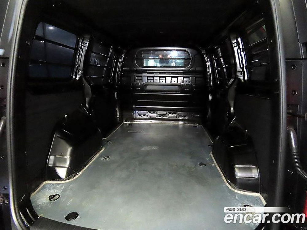 Hyundai Staria Cargo 3-х местный (01.2023)