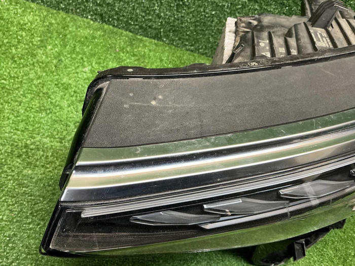 Битая Фара левая Audi Q6 (2022-н.в.) LED