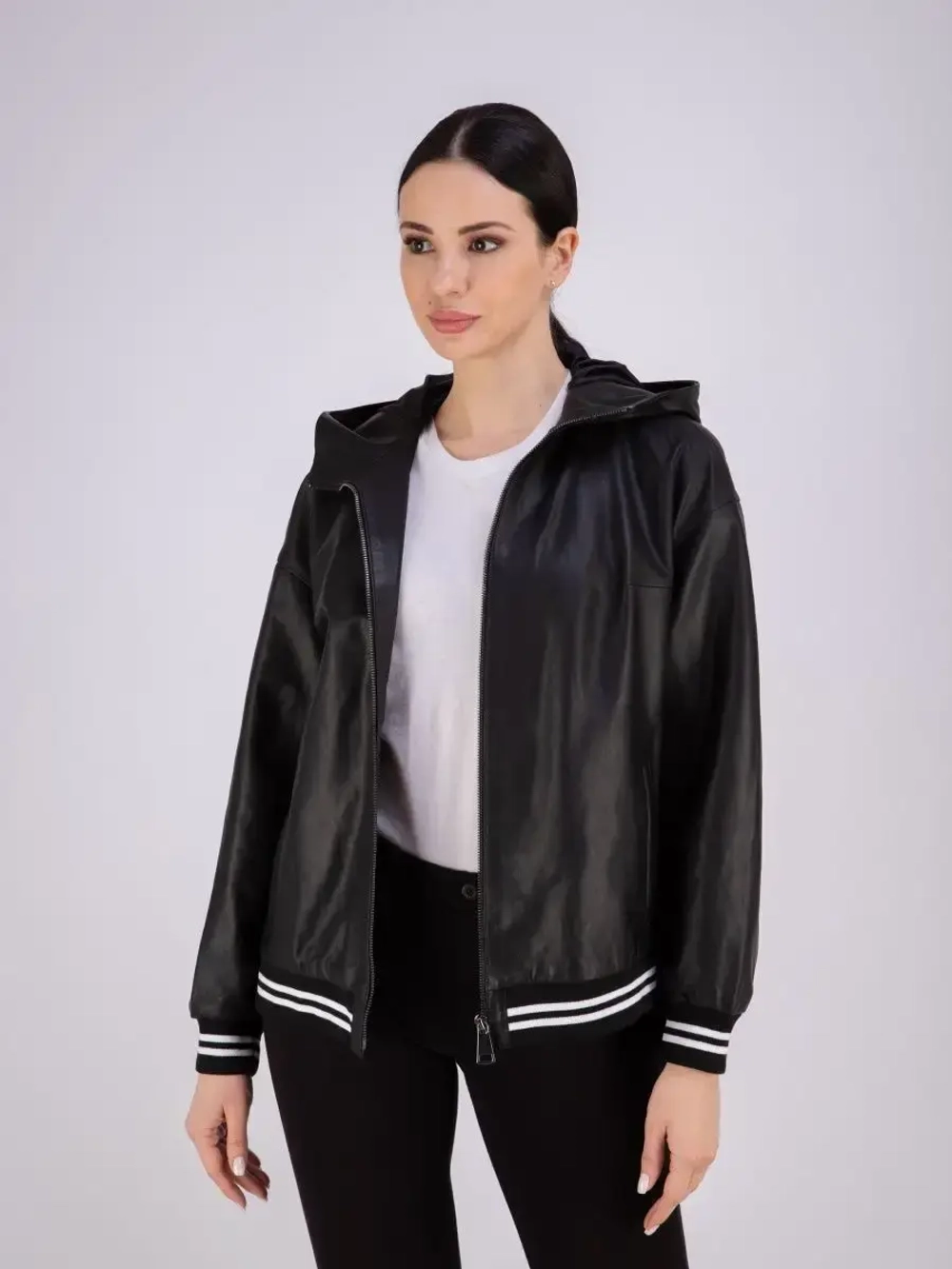 Куртка женская из натуральной кожи с капюшоном Турция