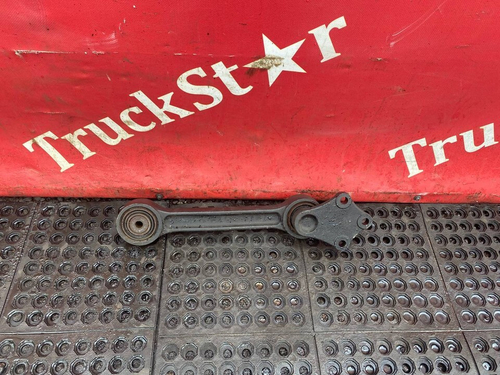 Стойка переднего стабилизатора 2023г