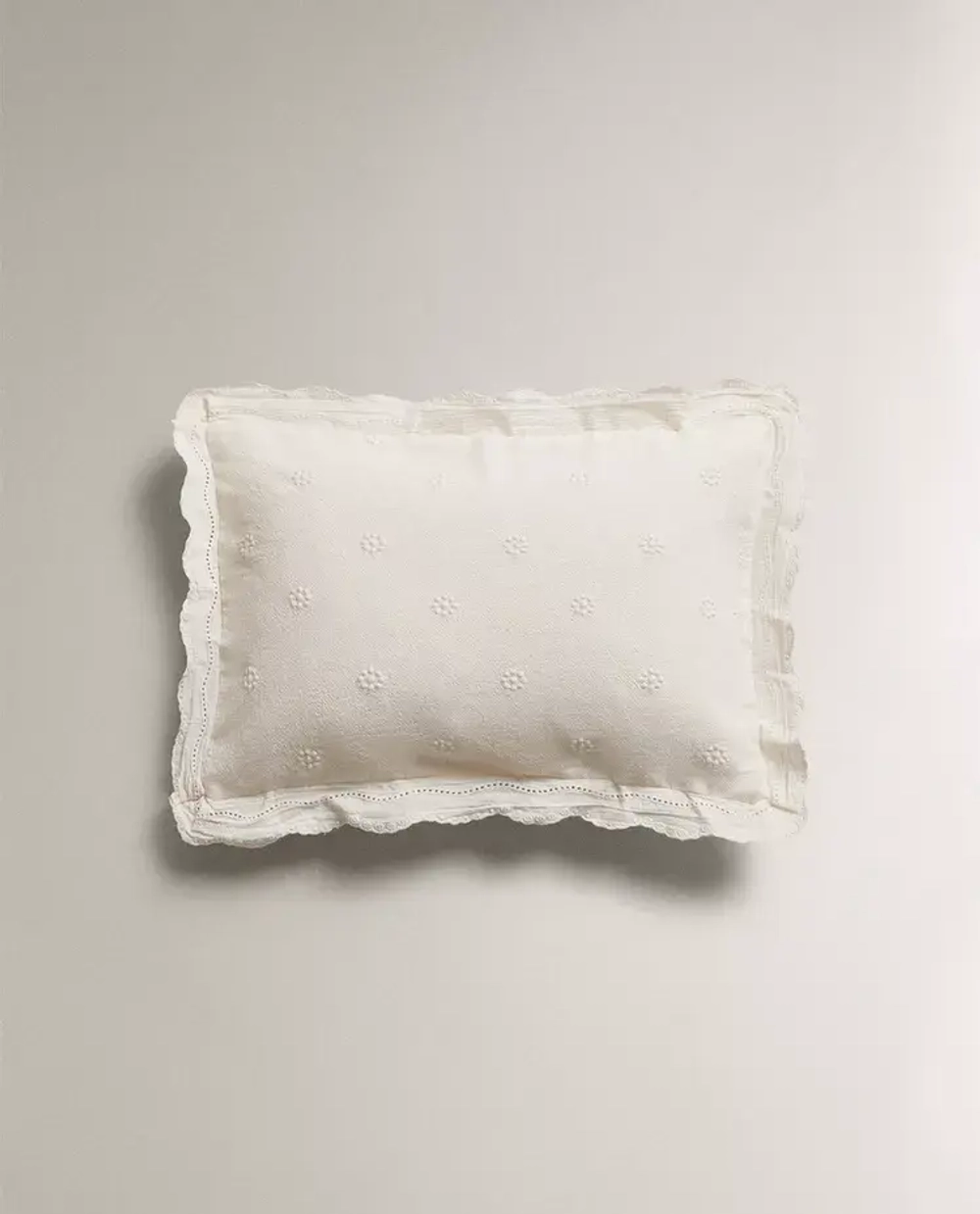 ZARA HOME НАВОЛОЧКА ДЛЯ ДЕКОРАТИВНОЙ ПОДУШКИ ДЛЯ ДЕТЕЙ С ВЫШИВКОЙ, ЖЕЛТОВАТО-БЕЛЫЙ