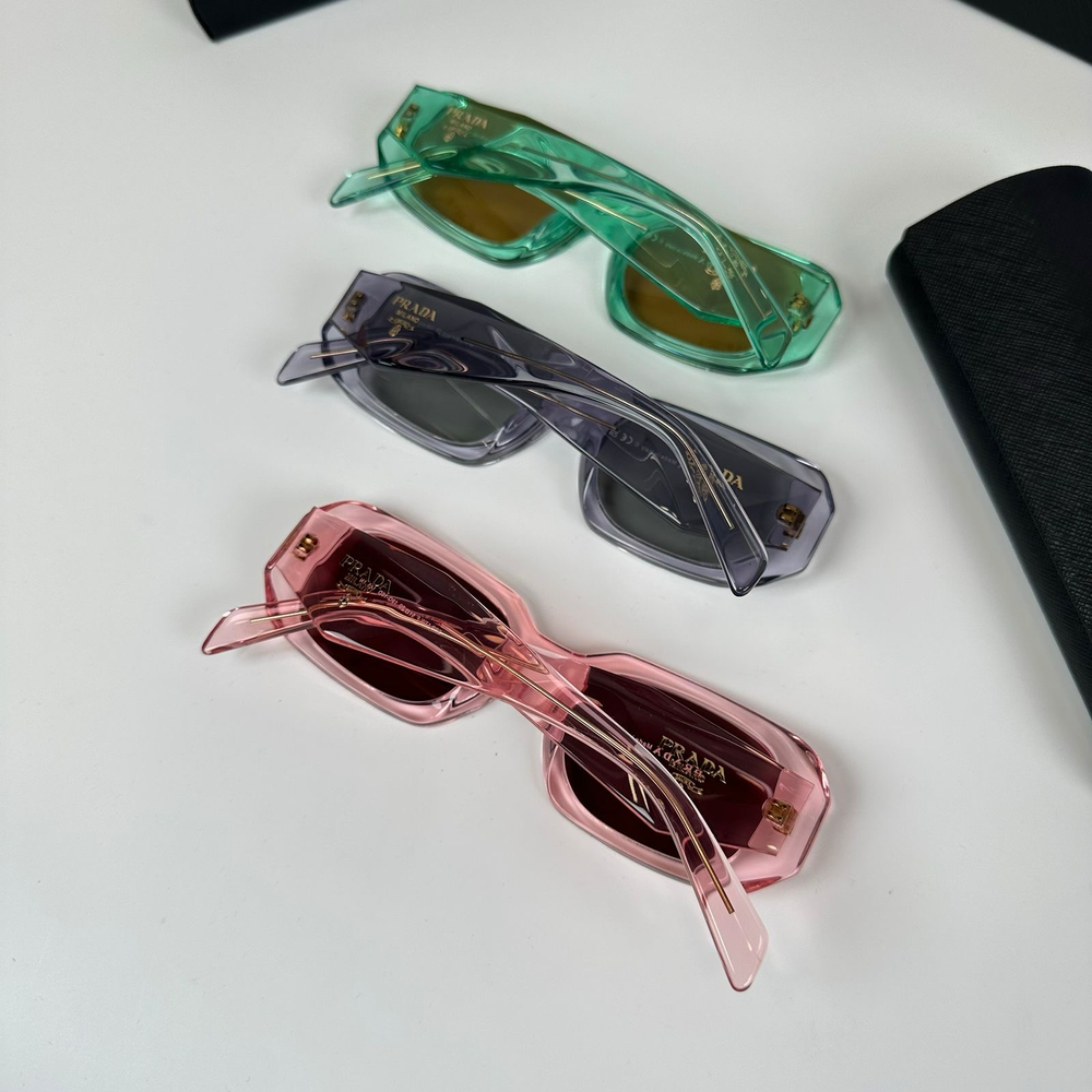 Солнцезащитные очки Prada