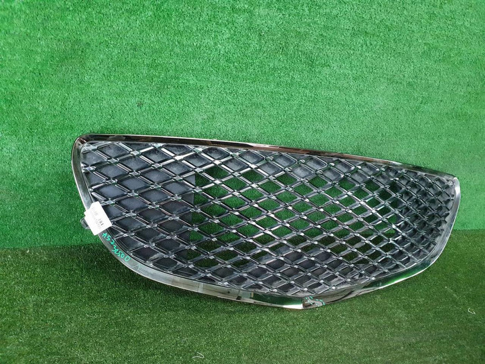 Решетка радиатора Genesis GV70 (2020-н.в.)