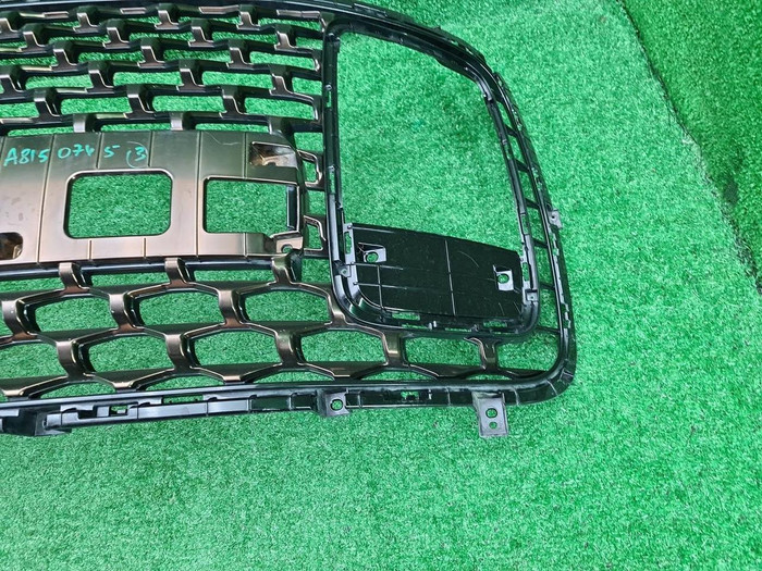 Решетка радиатора Hyundai Staria (2021-н.в.)