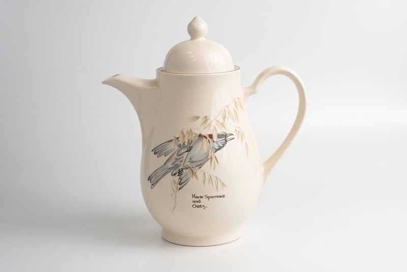 Чайник из сервиза «Сельский дневник леди эпохи короля Эдуарда» Эдит Холден (The Country Diary of an Edwardian Lady by Edith Holden 1906)