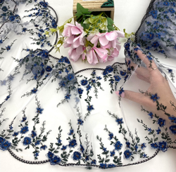 Вышивка на сетке белый/синий 24 см