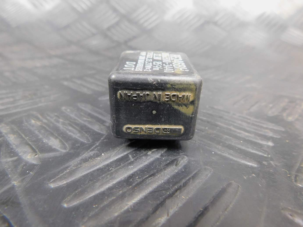 Реле поворотников Kawasaki ZZR 400 98 053104