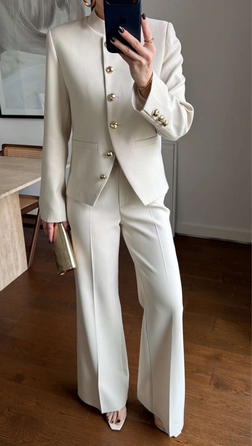 Костюм с жакетом со стойкой воротником и брюками клеш