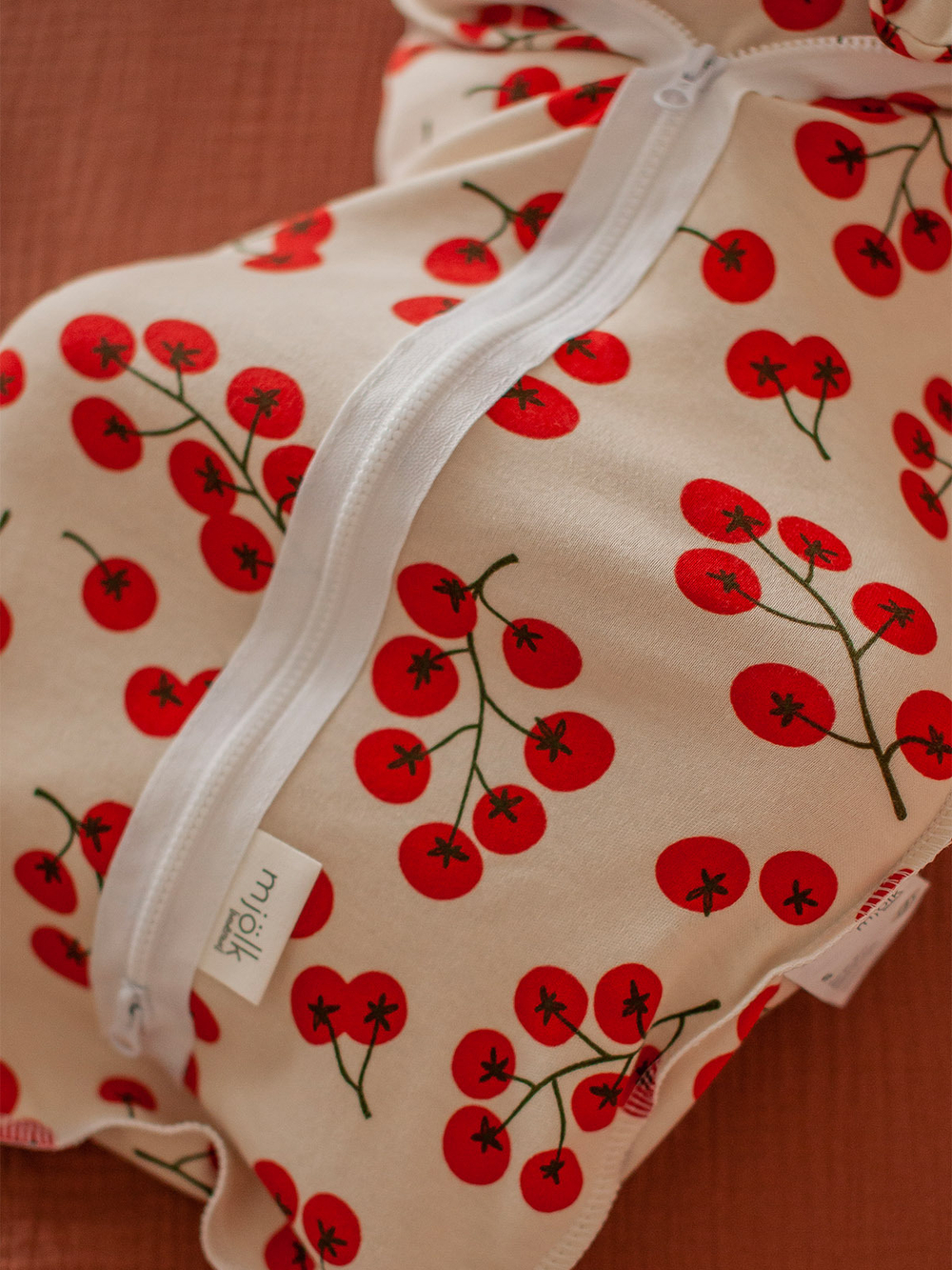 Пелёнка-кокон Mjölk Cherry Tomatoes