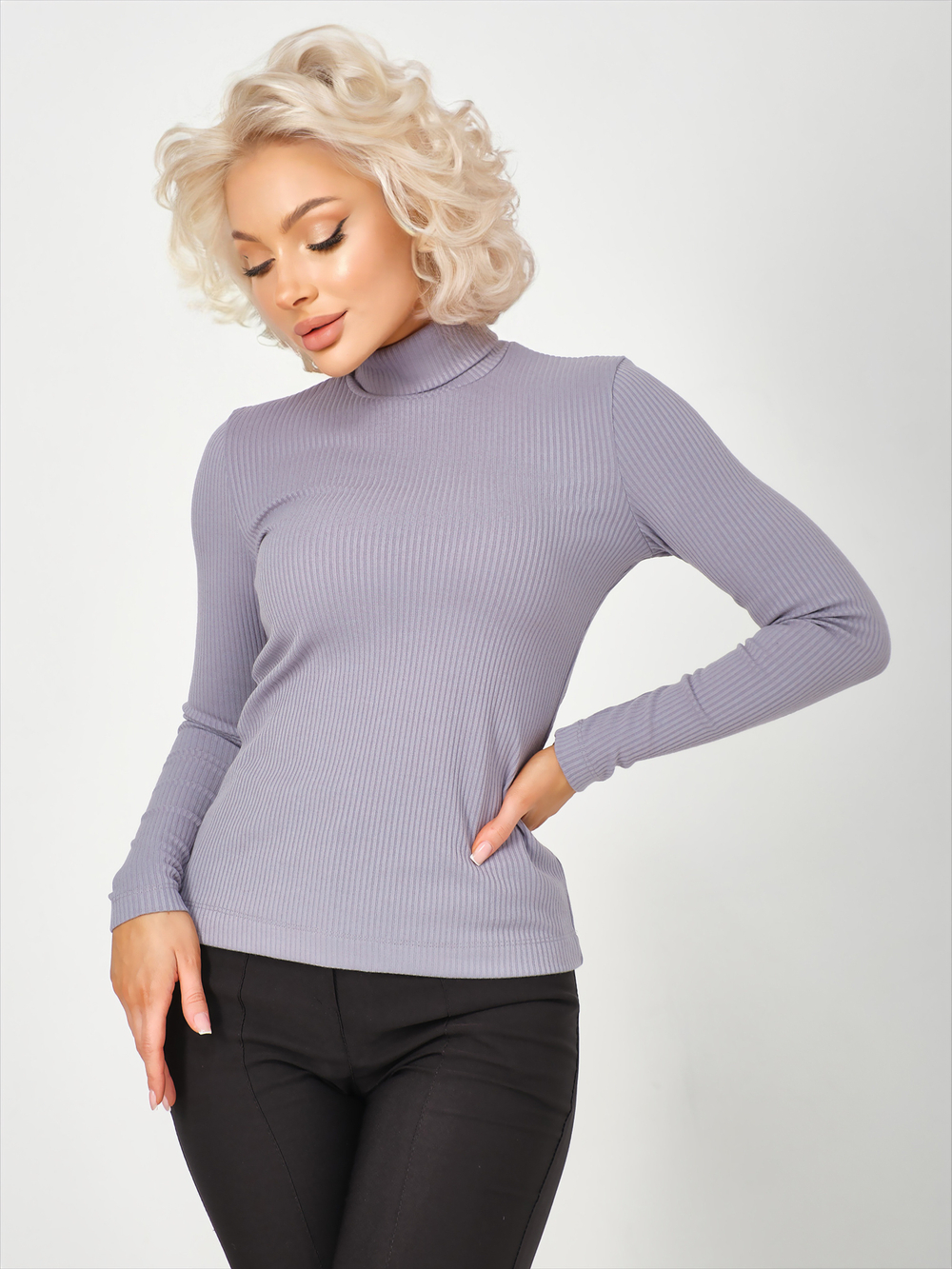 Облегающая водолазка лапша