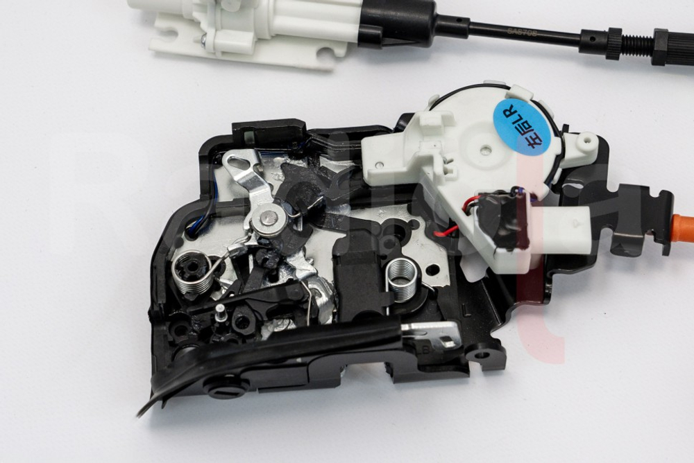 Автоматические доводчики на 4 двери для Audi 2002-2012 - Radiola RDL-SAS-Z02