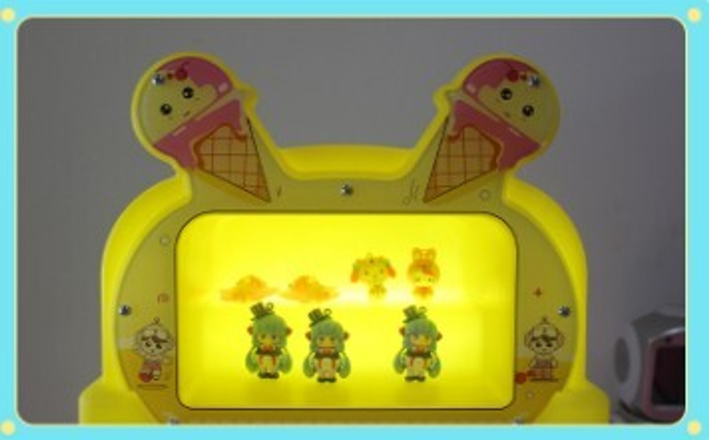 Автомат с игрушками ICE CREAM TRUCK DOLL MACHINE