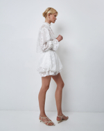 Шорты из хлопкового шитья белый