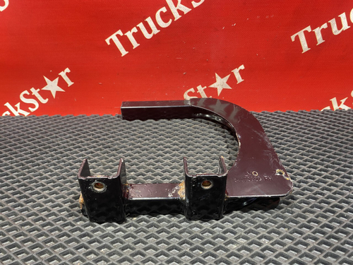 Кронштейн крыла правого 2016г