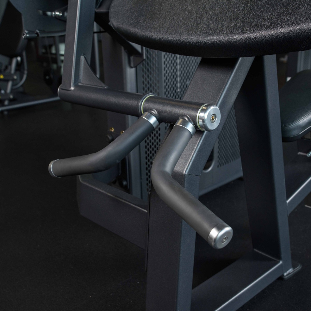 U3030D Бицепс-машина сидя. Стек 64 кг