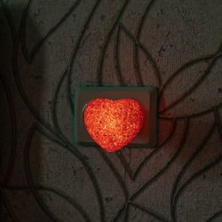 DTL-309-Сердечко-RED-1LED-0.1W Светильник-ночник. Выключатель на корпусе. Блистер