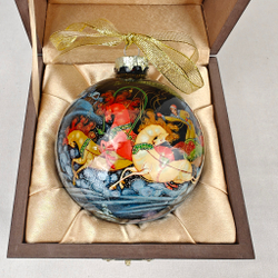 Коллекционный елочный шар с круговой росписью "Тройка " в футляре