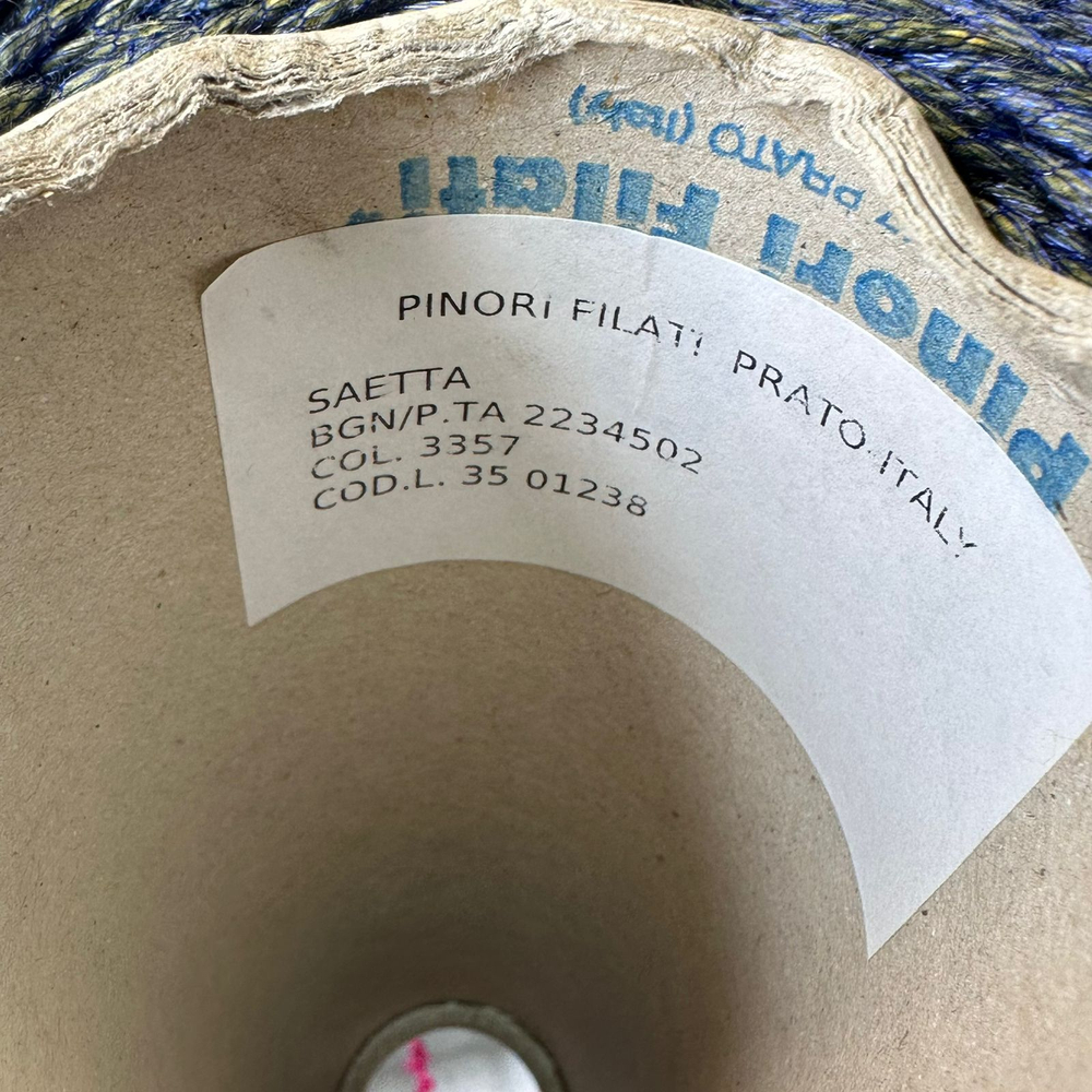 SAETTA - Pinori Filati; 70% хлопок, 20% вискоза, 10% металлизированный люрекс ; 100м/100гр; col.3357, цвет: синий блеск оплетки на зеленой нити; S703