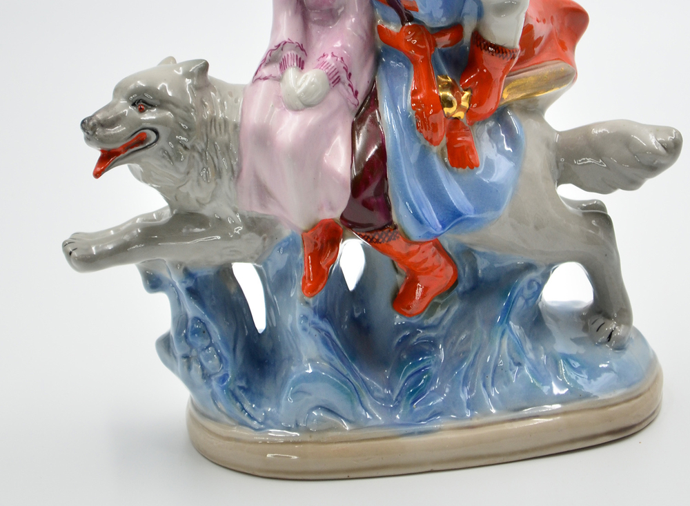 Иван-царевич на сером волке. Коллекционная фарфоровая скульптура. СССР, Старая гжель, 1960-е.