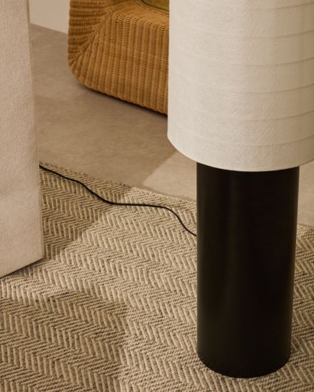 Напольная лампа Dulan из черного металла с абажуром из хлопка