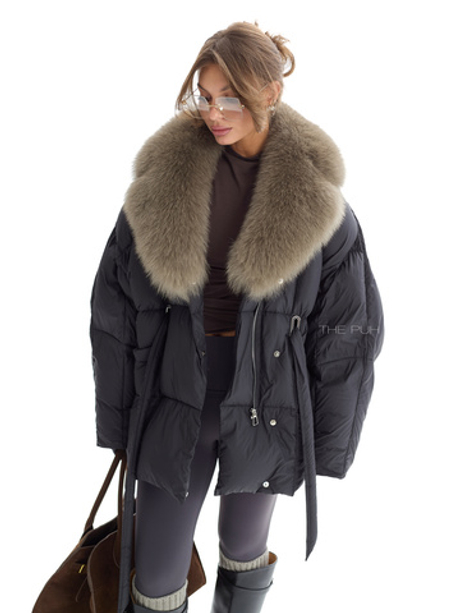 Черный пуховик летучая мышь с серым мехом