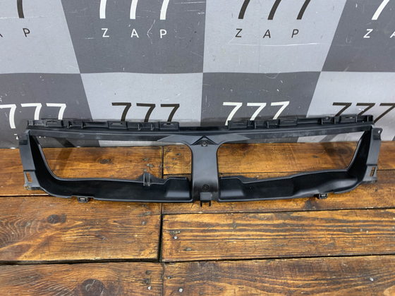 Кронштейн решетки радиатора Suzuki Grand Vitara 2 (JT) 05-15 Б/У Оригинал 7174365J00