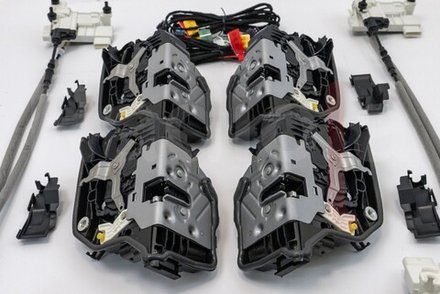 Автоматические доводчики на 4 двери для BMW 1/2/8 серии X1/X2/X3/X4 2014-2023 - Radiola RDL-SAA-Z04