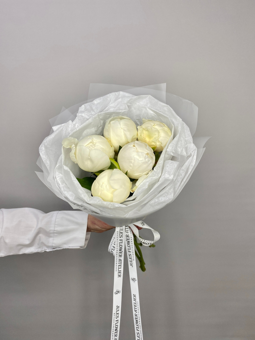 Букет из 5 пионов