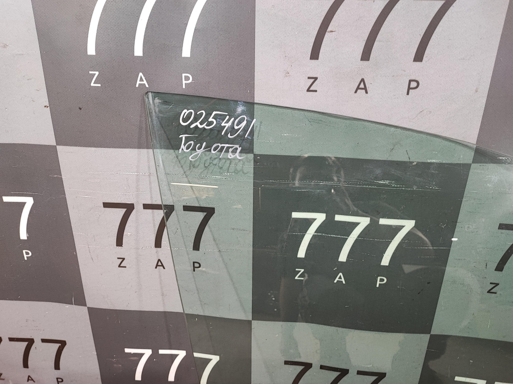 Стекло двери передней правой Toyota Camry (XV30) 01-06 Б/У Оригинал 68101AA030