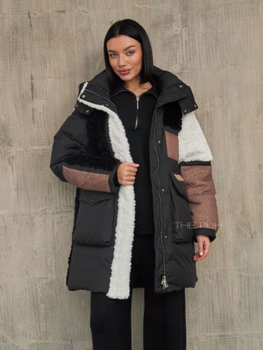 Черный удлиненный пуховик из комбинированных материалов
