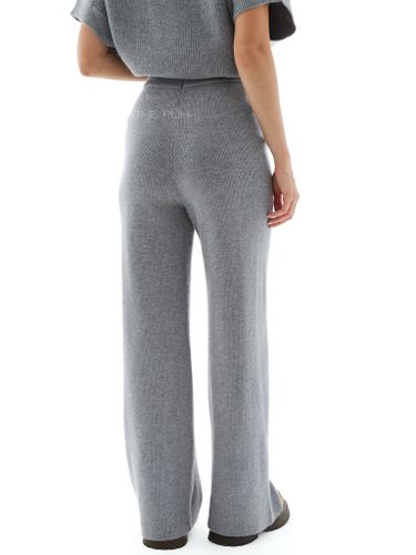 Серый трикотажный костюм с жилетом