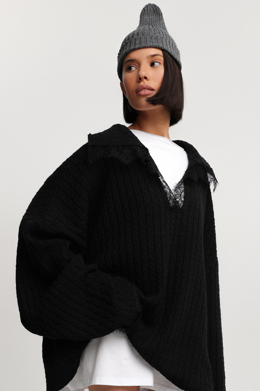 Джемпер с кружевом