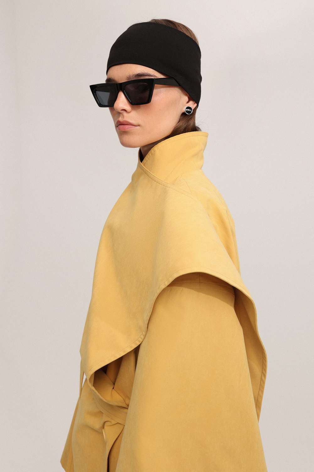 Кроп тренч с асимметричным воротником