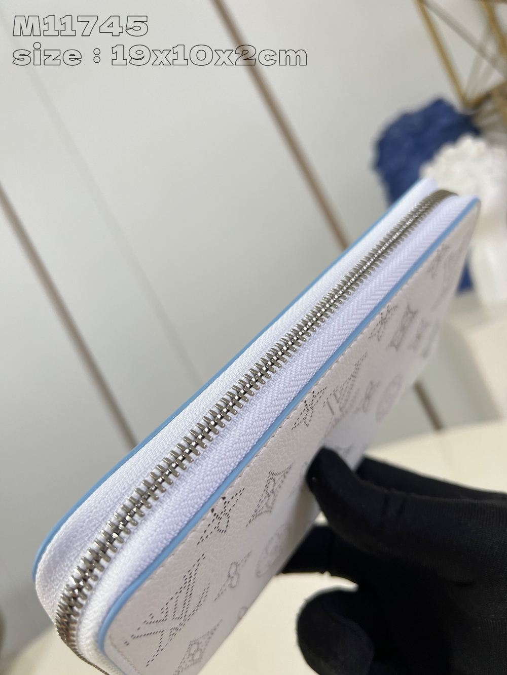 Louis Vuitton Zippy Wallet