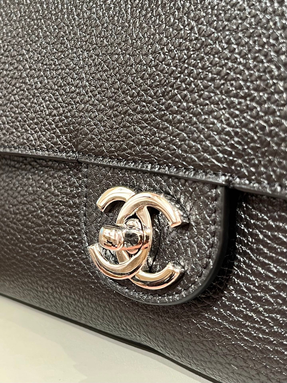 Chanel Maxi Flapbag 32 cm