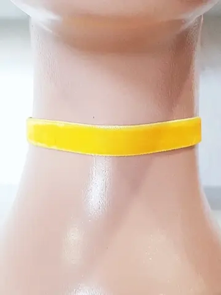 Желтый велюровый чокер 1 см